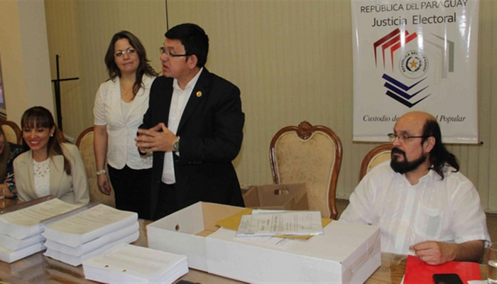 Apoderados de candidatos al Consejo verificaron los maletines electorales 